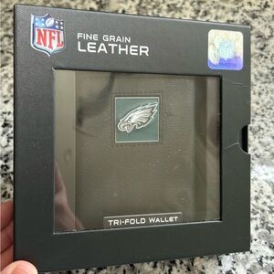 Philadelphia Eagles FineGrain Leather Tri-Fold Wallet